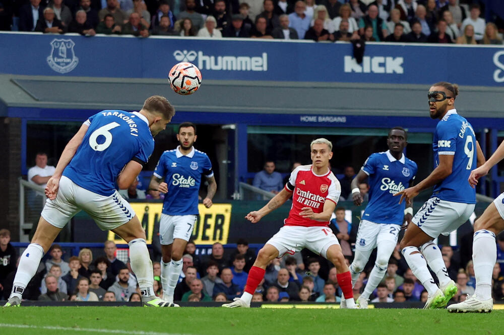 Trenutak odluke: Leandro Trosar daje jedini gol na meču., Foto: REUTERS/Phil Noble