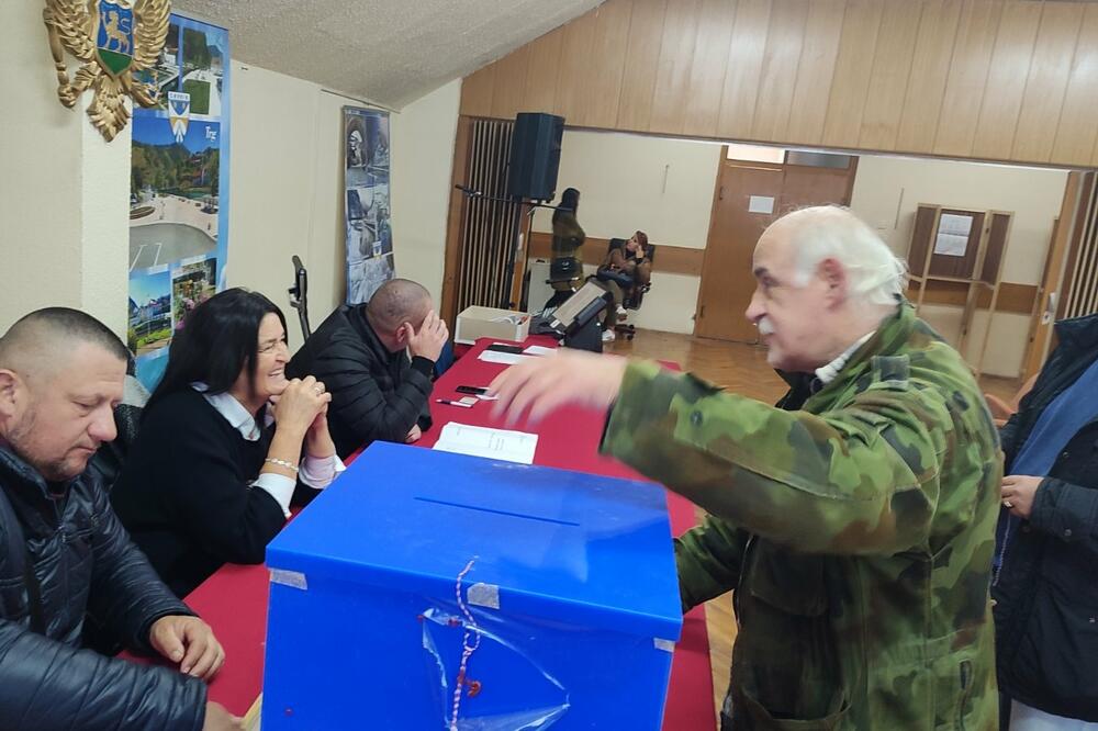 Devet puta glasanje, izbori još nisu okončani, Foto: Svetlana Mandić