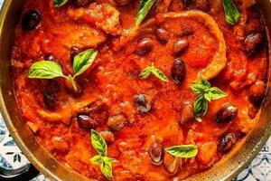 Šnicle u paradajz sosu: Poseban ukus daju im masline