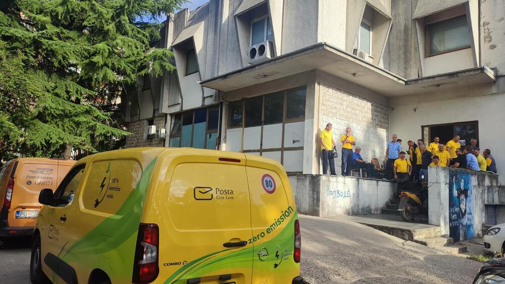 <p>"Ključni problemi su izuzetno niske zarade, nizak koeficijent rada i uvođenje neradne subote, da to bude kao u regionu. Ako uzmemo u obzir inflaciju, teško se može preživjeti sa našom platom koja je oko 540 eura"</p>