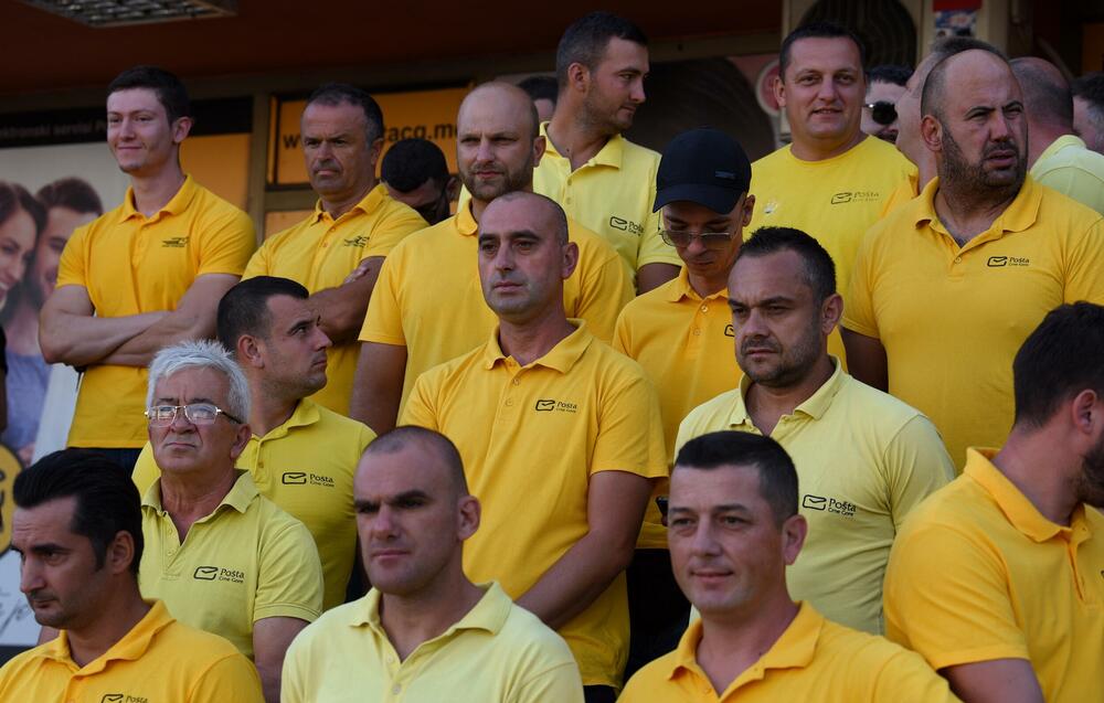 <p>Zaposleni traže povećanje zarada za 30 odsto, iz uprave navode da o tome mogu razgovarati nakon završetka devetomjesečnog poslovnog izvještaja</p>