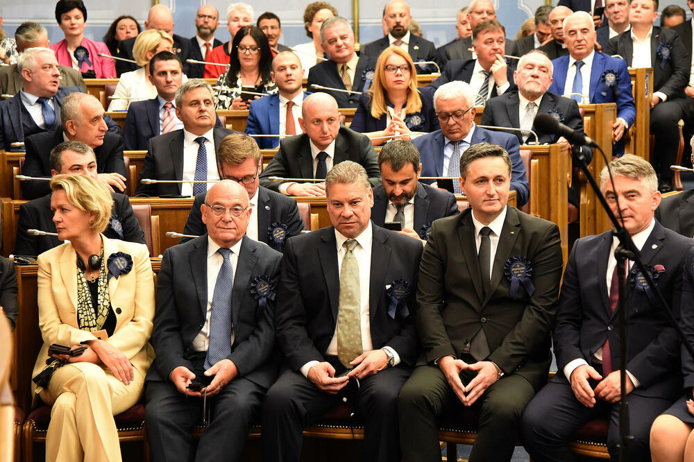 Eskobar ispred lidera ZBCG na Milatovićevoj inauguraciji, Foto: Luka Zeković