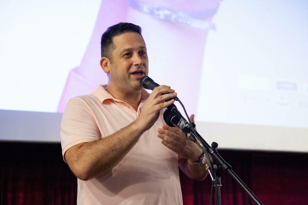 <p>“Nadam se da za ovakvim festivalima u budućnosti neće biti potrebe jer ćemo uspjeti da dostignemo taj nivo da svi ljudi imaju jednaka prava i da niko nema barijere”, saopštio je direktor JU Resursni centar za sluh i govor “Dr Peruta Ivanović” Neđeljko Moškov</p>