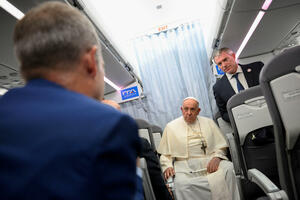 Papa: Neke zemlje igraju igre s Ukrajinom, osigurale oružje, pa se...