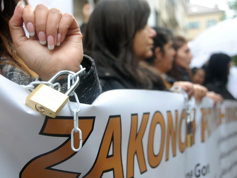 Za žrtve dječjih ugovorenih brakova ne postoji dugoročno održivo rješenje: Sa ranijeg protesta Roma