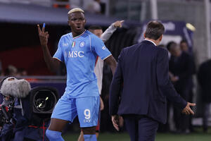Napoli već gubi korak za liderom, Osimen promašio penal pa se...