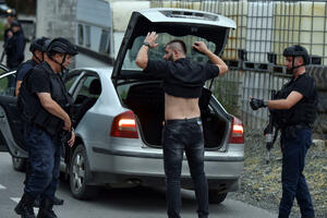 Kosovo: Ubijen policajac i trojica napadača, više uhapšenih, "oko...