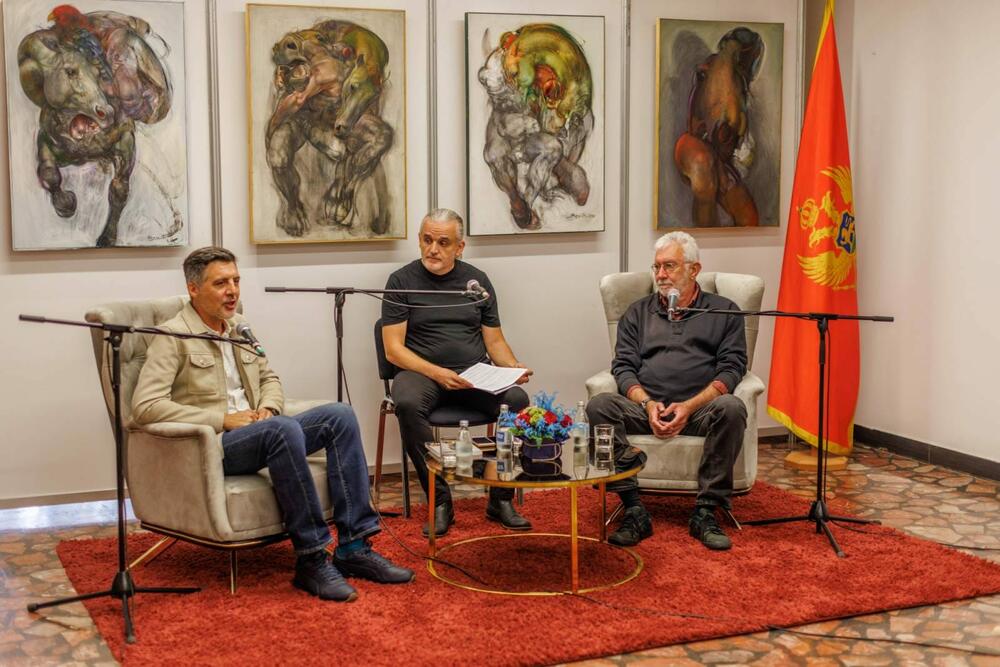 <p>Ovogodišnji slogan Sajma, koga organizuje Narodna biblioteka „Njegoš“, u saradnji sa Opštinom Nikšić i Ministarstvom kulture, je „Carpe diem carpe librum“</p>