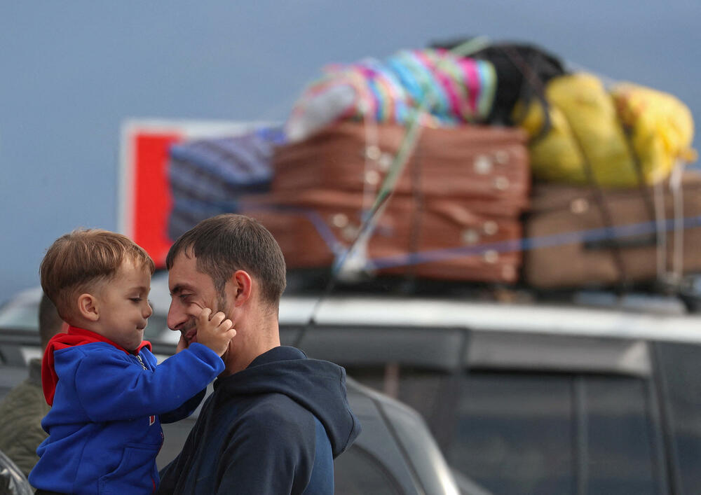 Izbjeglice po dolasku u pogranično selo Kornidžor