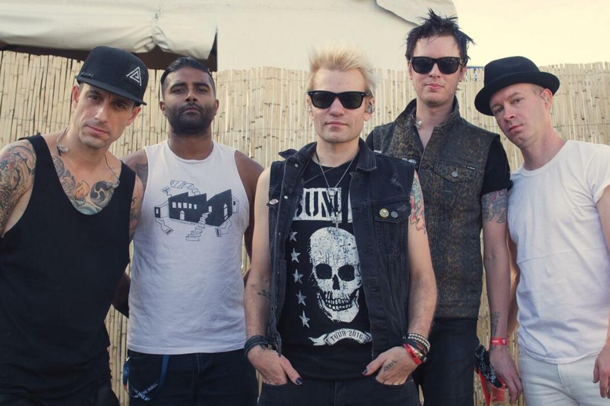 Sum 41 Debut 'Landmines' from Upcoming Double Album Heaven :x: Hell