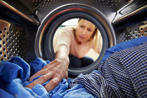 For clothes maintenance and health: Don't make 7 mistakes when washing