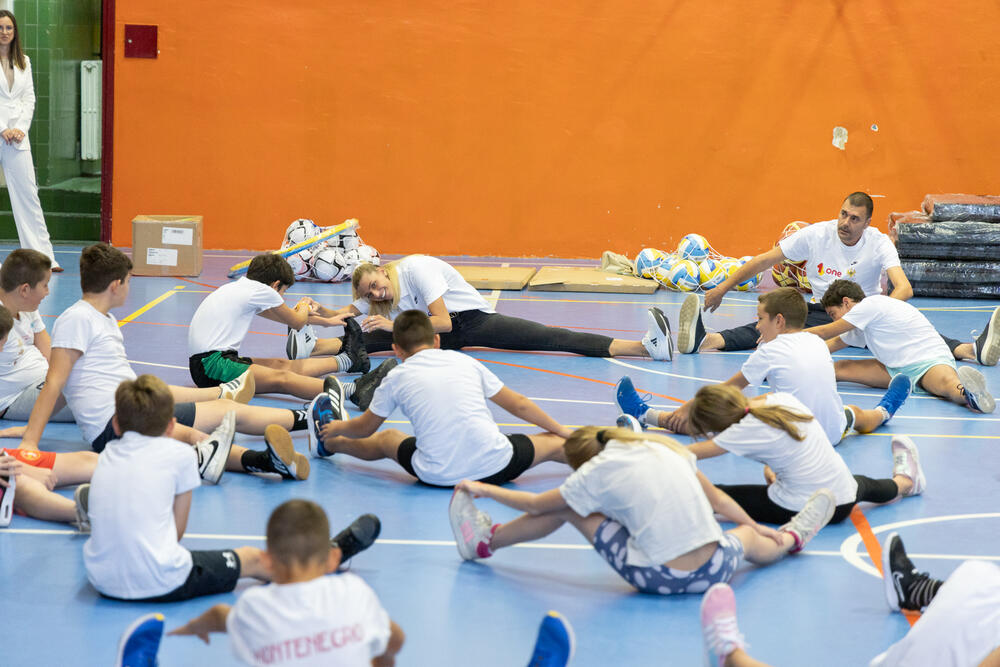 <p>Sasvim posebni časovi fizičkog vaspitanja sa kompanijom One i crnogorskim olimpijcima</p>