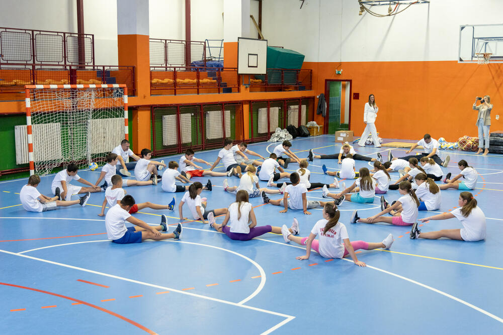 <p>Sasvim posebni časovi fizičkog vaspitanja sa kompanijom One i crnogorskim olimpijcima</p>