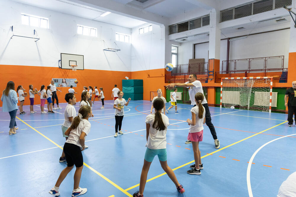 <p>Sasvim posebni časovi fizičkog vaspitanja sa kompanijom One i crnogorskim olimpijcima</p>