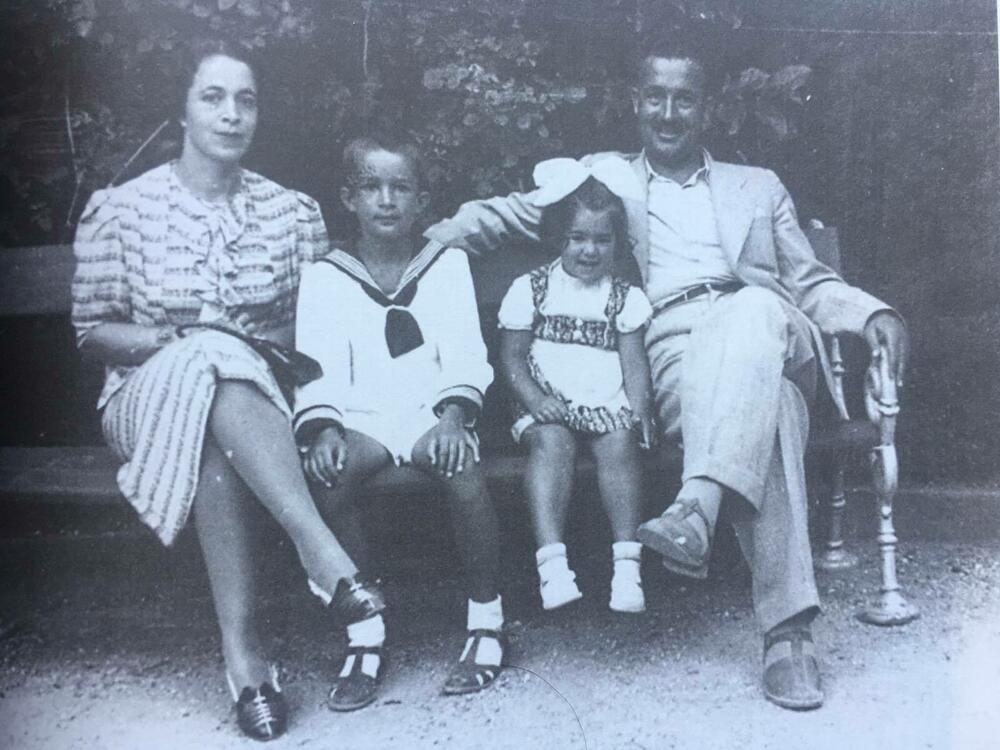 Zdravko Velimirović sa porodicom u Boki