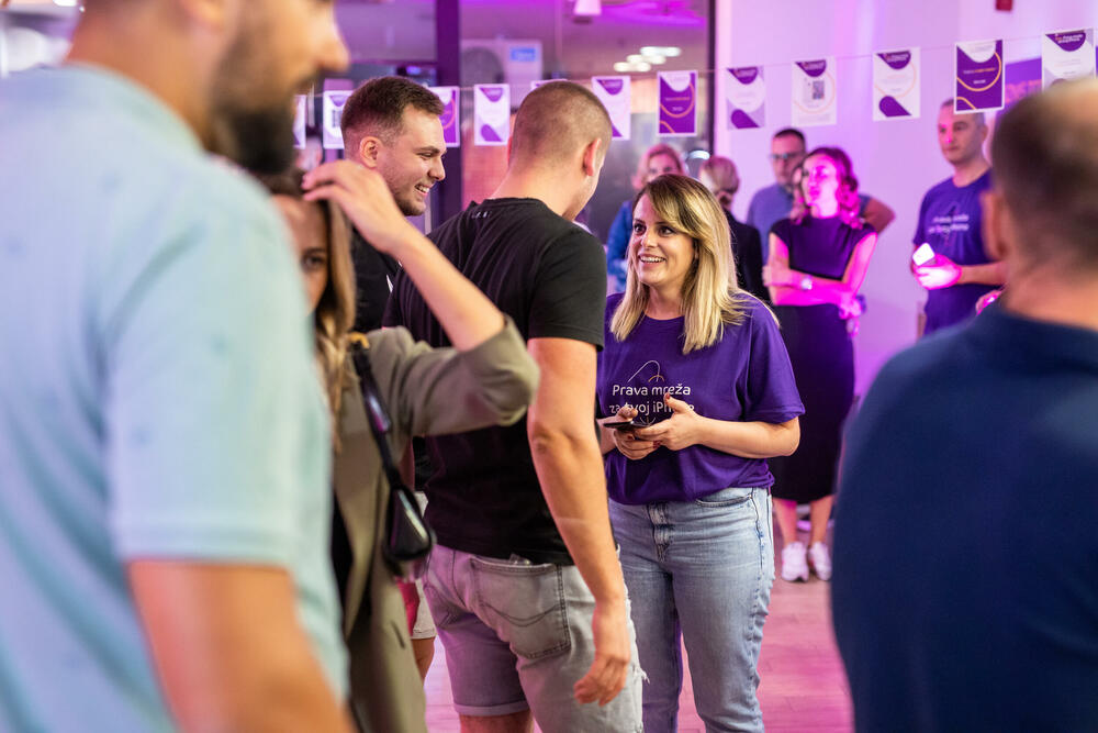 <p>Sa Marijom Vuković kao simbolom visina, iPhone 15 obećava revoluciju u svijetu pametnih telefona i pomaže svima da dosegnu nove "visine" u svojim životima.</p>