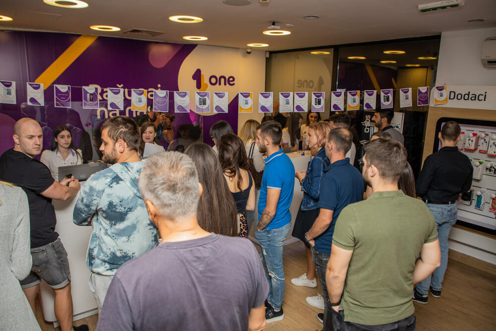 <p>Sa Marijom Vuković kao simbolom visina, iPhone 15 obećava revoluciju u svijetu pametnih telefona i pomaže svima da dosegnu nove "visine" u svojim životima.</p>