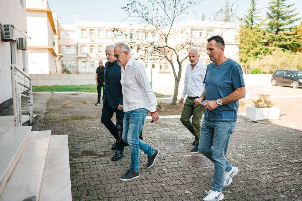 Piperović, Lazović, Mijajlović i Ubović juče ispred ulcinjskog suda, Foto: Amel Cenaj