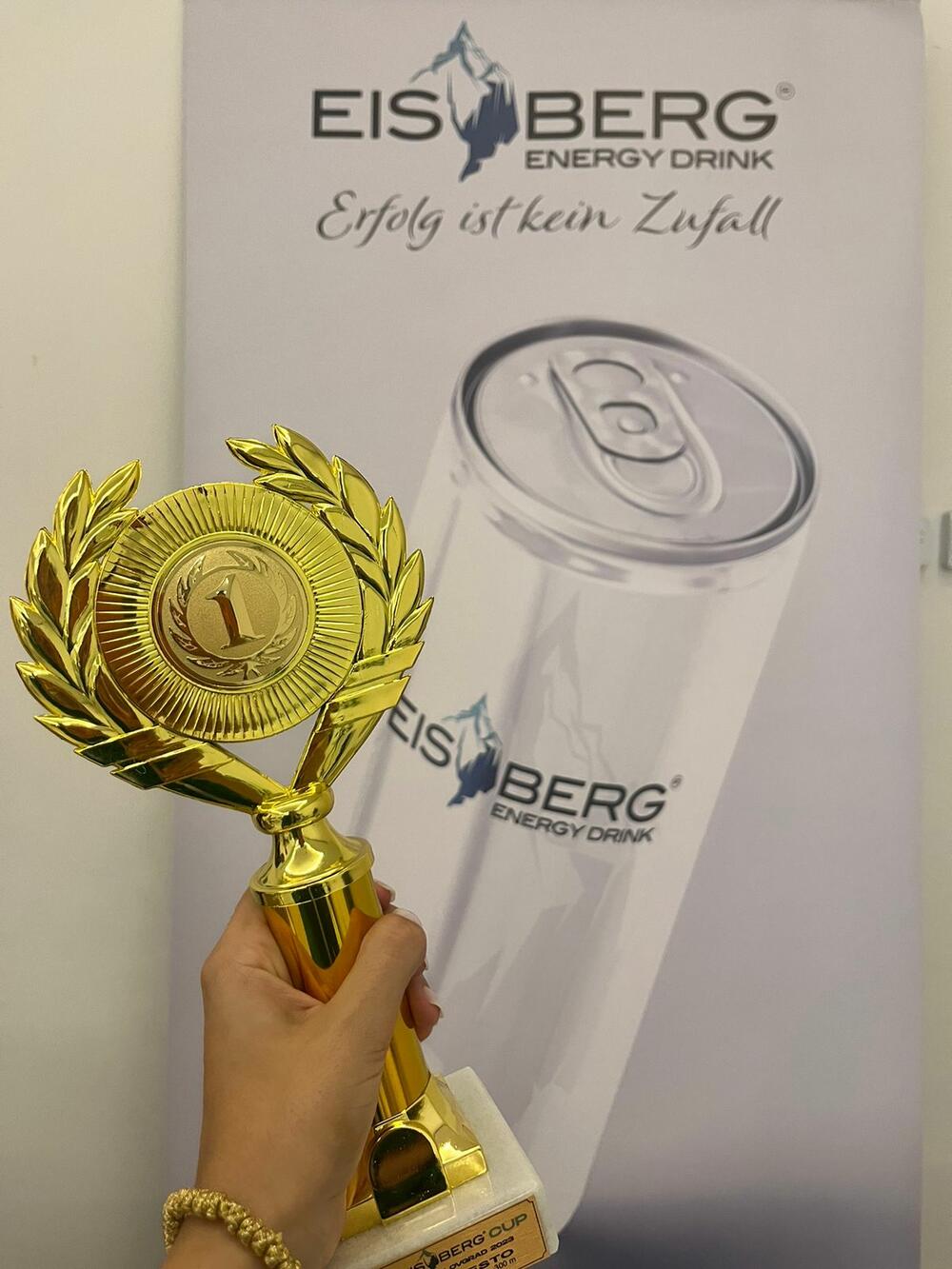 <p>Najuspješnijim takmičarima "Eisberg kupa" organizatori su uručili pehare, medalje i novčane nagrade</p>