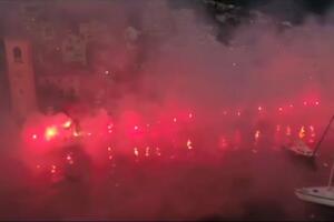 U Tivtu bakljadom proslavili Hajdukovih 100.000 članova