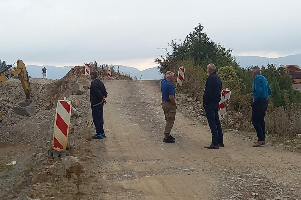 Ne nazire se kraj završetku radova: Juče na gradilištu, Foto: Goran Malidžan