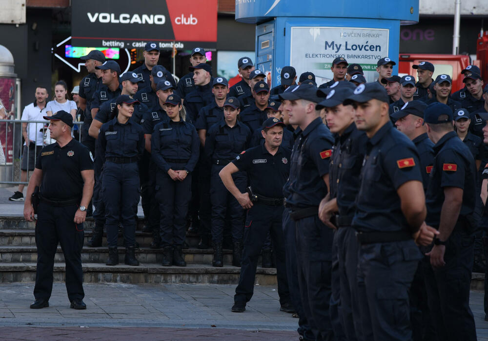 <p>Na proslavi Dana unutrašnjih poslova uručene nagrade za izuzetan doprinos službenicima tog Vladinog resora</p>