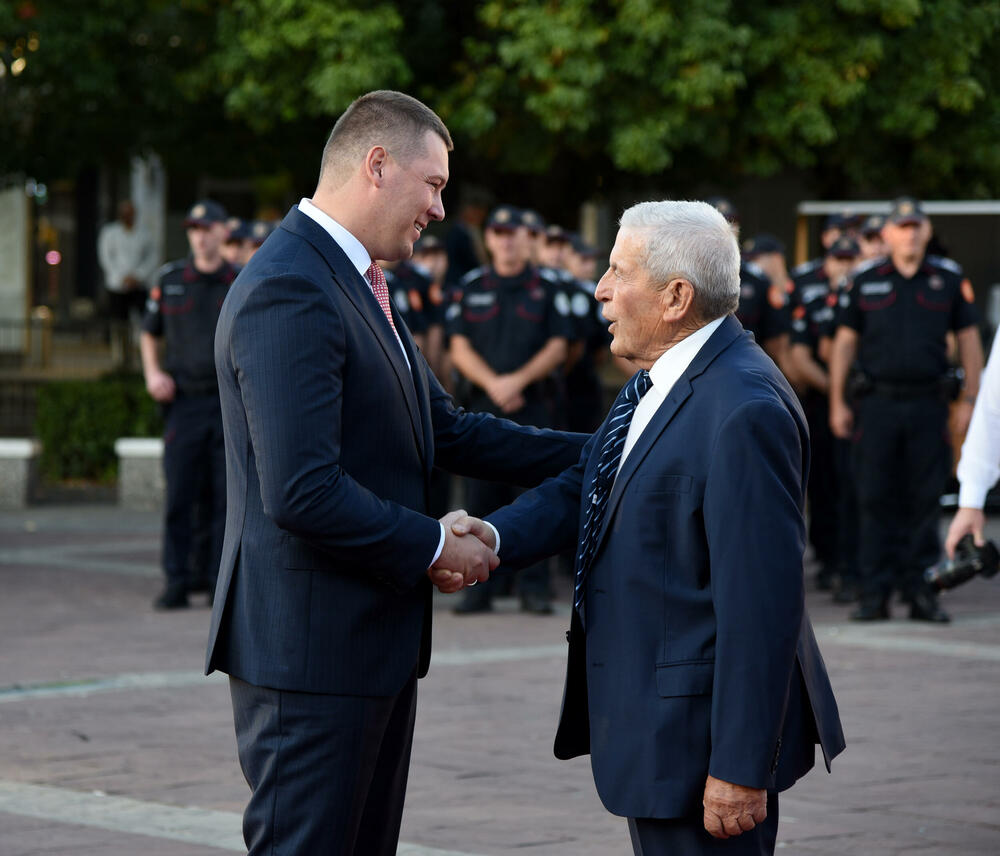 <p>Na proslavi Dana unutrašnjih poslova uručene nagrade za izuzetan doprinos službenicima tog Vladinog resora</p>