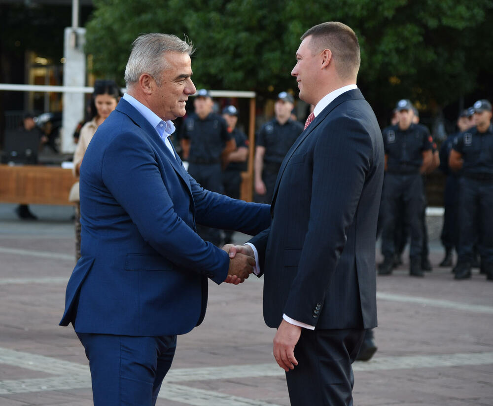 <p>Na proslavi Dana unutrašnjih poslova uručene nagrade za izuzetan doprinos službenicima tog Vladinog resora</p>