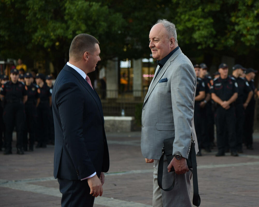 <p>Na proslavi Dana unutrašnjih poslova uručene nagrade za izuzetan doprinos službenicima tog Vladinog resora</p>