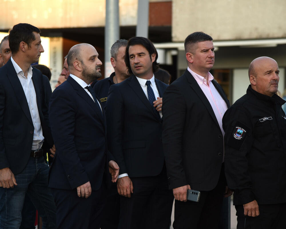 <p>Na proslavi Dana unutrašnjih poslova uručene nagrade za izuzetan doprinos službenicima tog Vladinog resora</p>