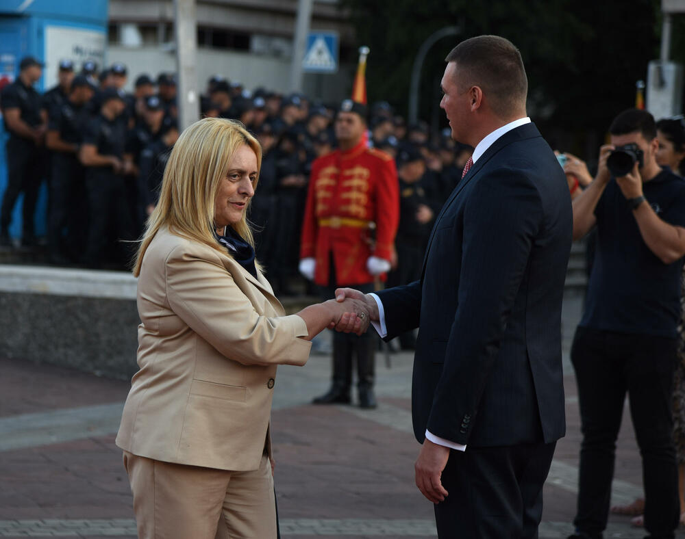 <p>Na proslavi Dana unutrašnjih poslova uručene nagrade za izuzetan doprinos službenicima tog Vladinog resora</p>
