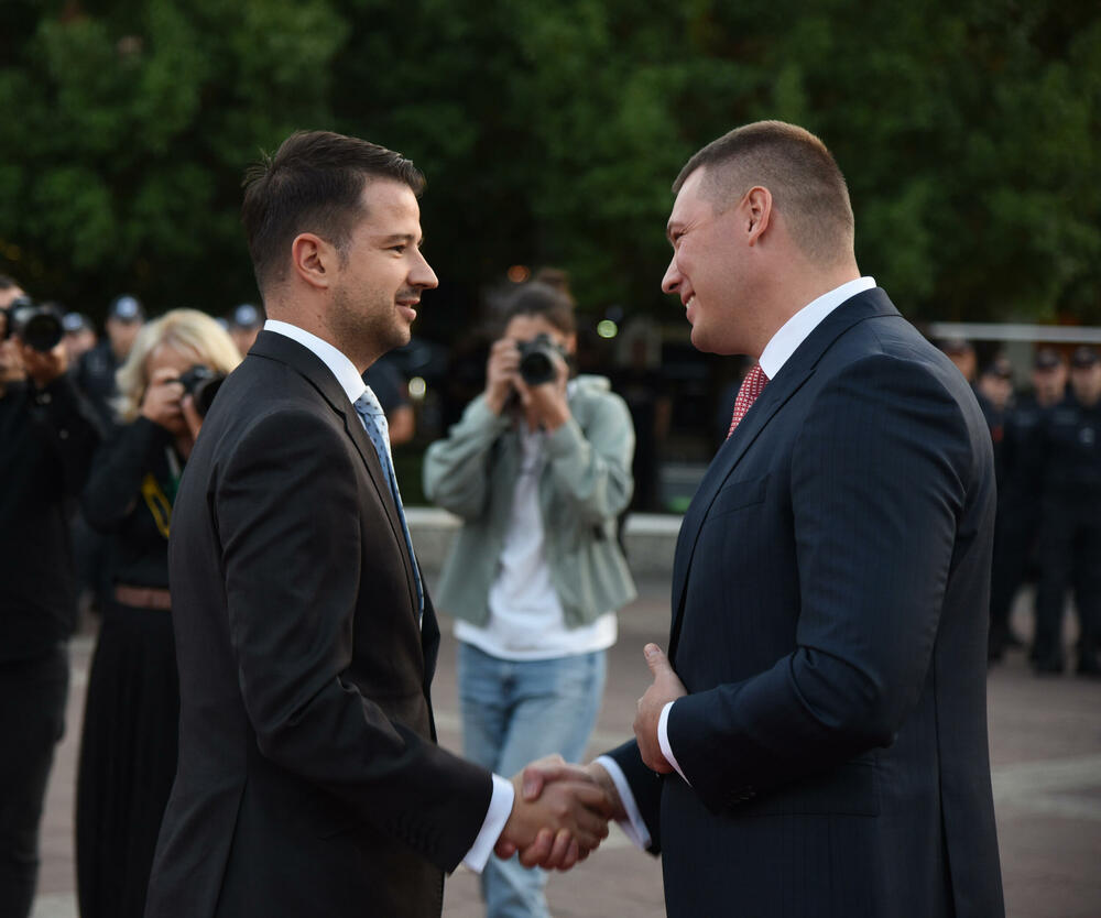 <p>Na proslavi Dana unutrašnjih poslova uručene nagrade za izuzetan doprinos službenicima tog Vladinog resora</p>