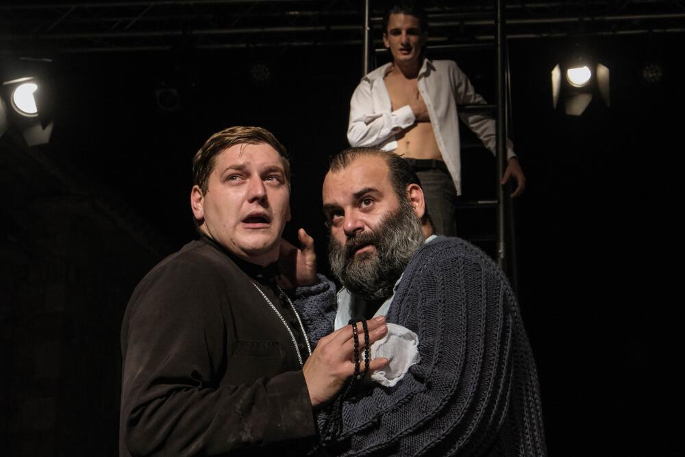 Scena iz predstave: Vuković i Radulović