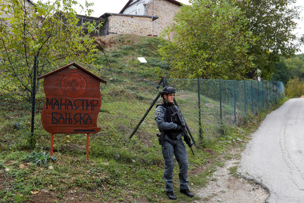 Kosovski policajac na putu ka manastiru Banjska, Foto: Rojters