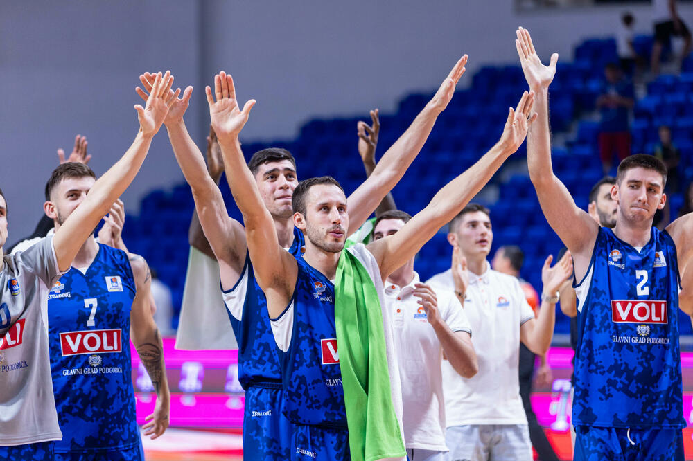 Košarkaši Budućnosti nakon "stotke" protiv Zadrana na sstartu ABA lige, Foto: ABA/Filip Roganović