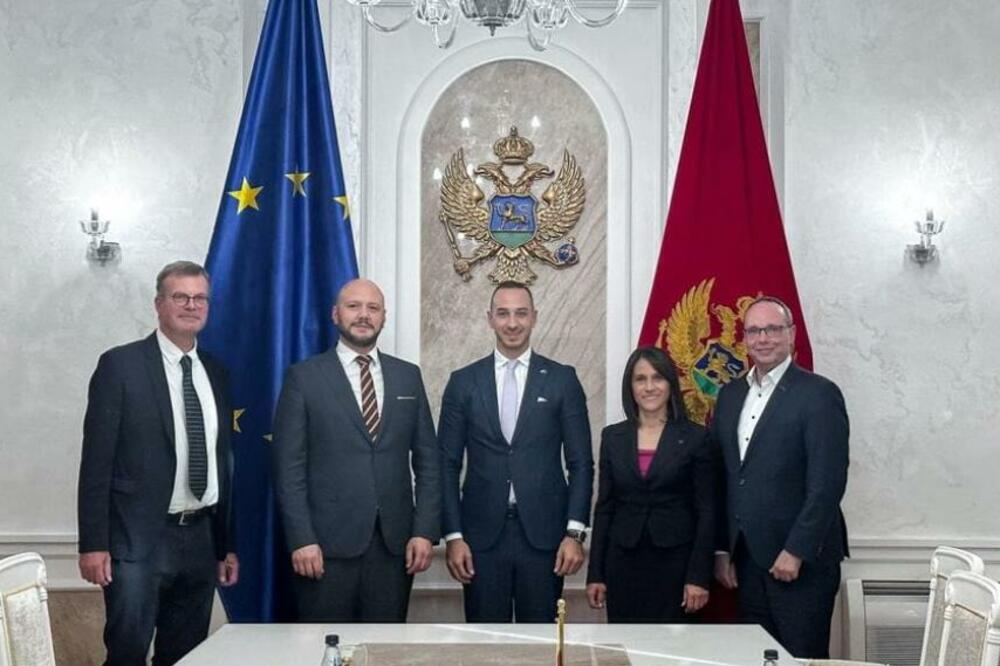 Klarić sa delegacijom Komiteta za monitoring Kongresa lokalnih i regionalnih vlasti Savjeta Evrope, Foto: Skupština Crne Gore