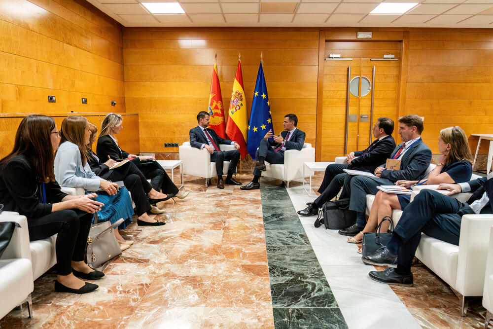 Jakov Milatović, Pedro Sančez