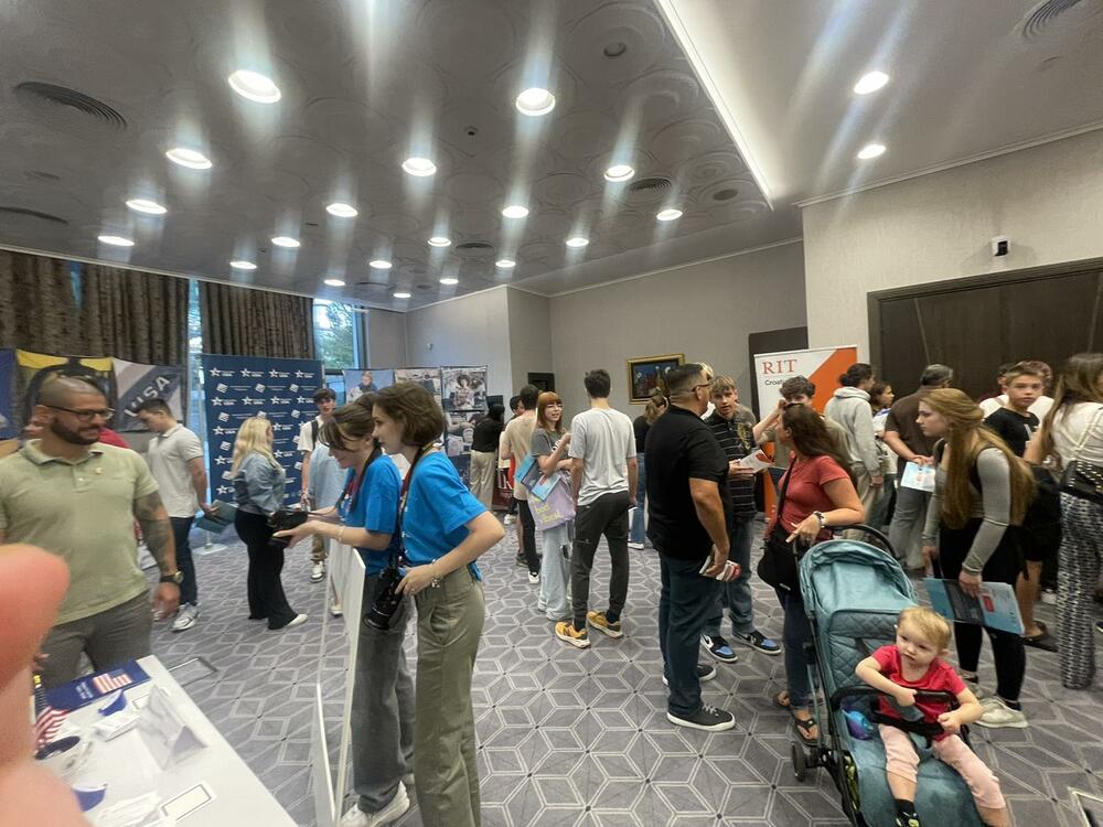 <p>Na sajmu su prisutni mogli dobiti informacije od raznih Univerziteta, uključujući Troy University, Virginia Tech, University of Central Missouri, Ball State university, Valencia college, Green River College...</p>