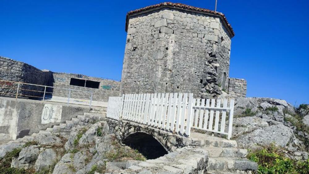 <p>Direktor NVO "Pro futuro" uvjeren je da vrijeme radi za tvrđavu i da dolaze bolji dani, kao i da posao čišćenja ne smije biti sizifovski jer Bedem to ne zaslužuje</p>