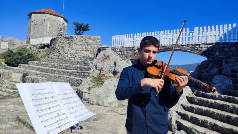 <p>Direktor NVO "Pro futuro" uvjeren je da vrijeme radi za tvrđavu i da dolaze bolji dani, kao i da posao čišćenja ne smije biti sizifovski jer Bedem to ne zaslužuje</p>