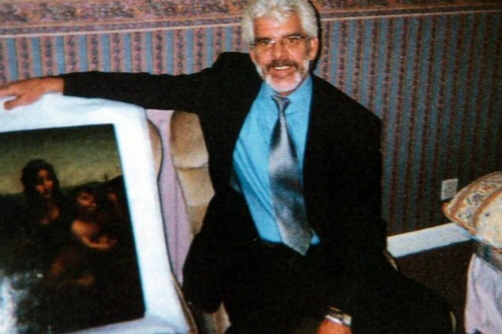 Robin Grem sa ukradenom Leonardovom slikom Bogorodica sa preslicom, noć prije nego što će ona biti vraćena, Foto: BBC