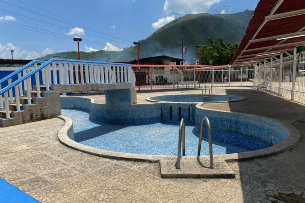 Bazeni, sportski tereni i bejzbol stadion bili su dio zatvorskog života, Foto: BBC
