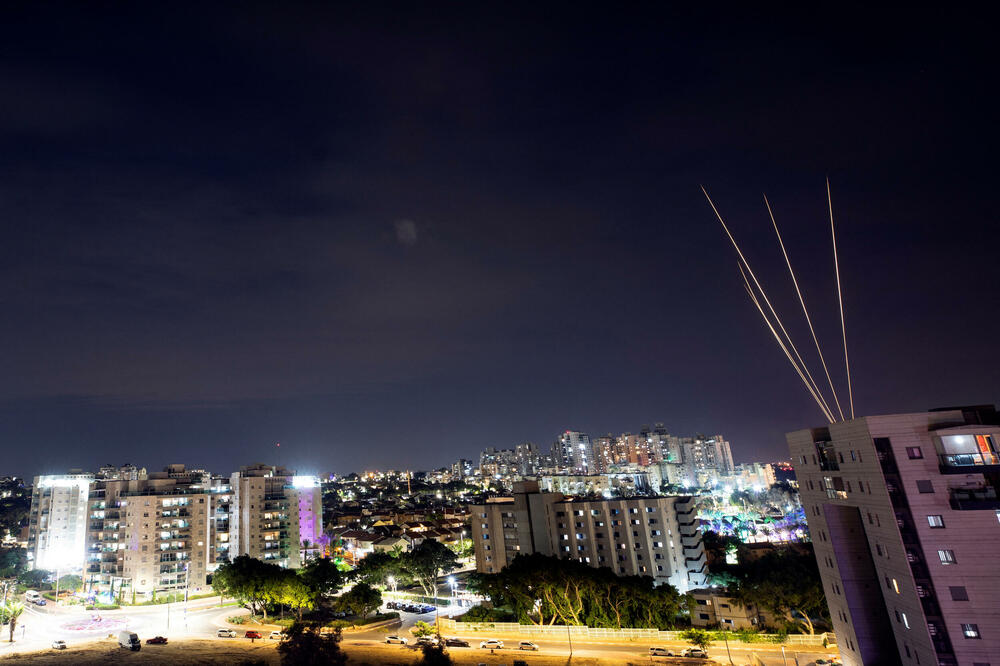 Ispaljivanje raketa na Izrael iz pojasa Gaze, Foto: Reuters