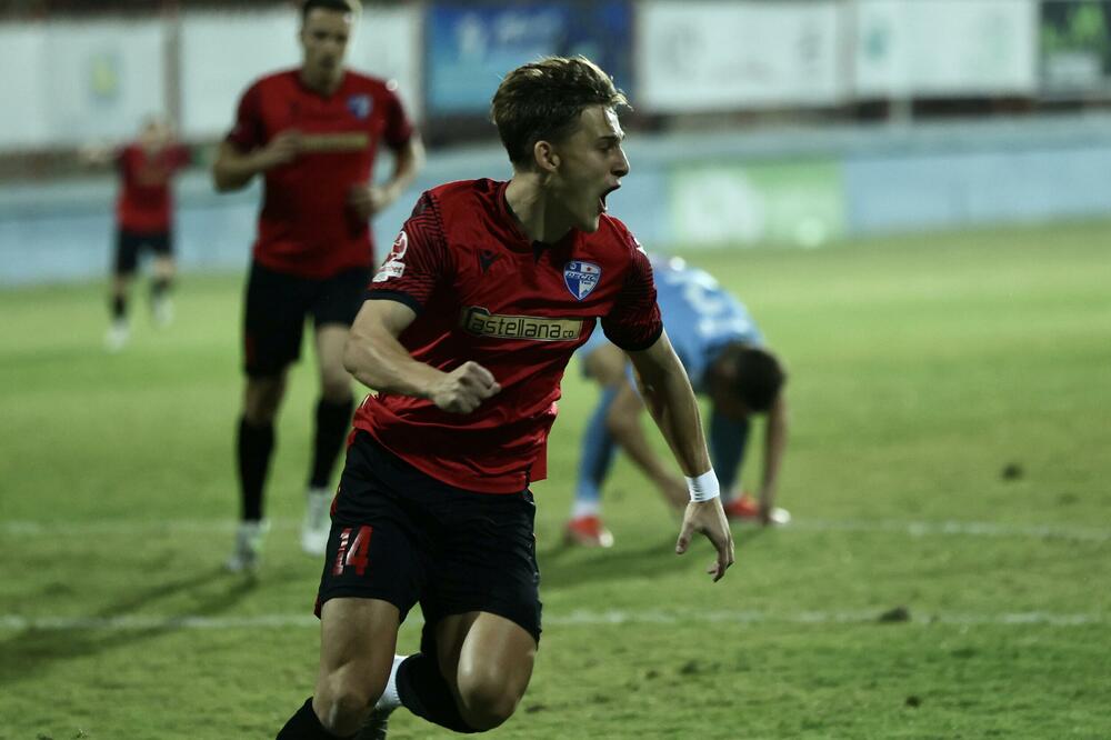 Andrej Bajović opet je bio strijelac za Dečić, Foto: FSCG