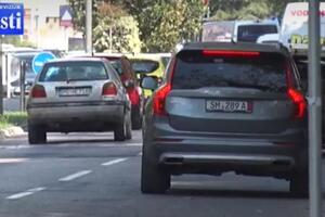 Bahato parkiranje u centru Podgorice: Autobus ne može na...