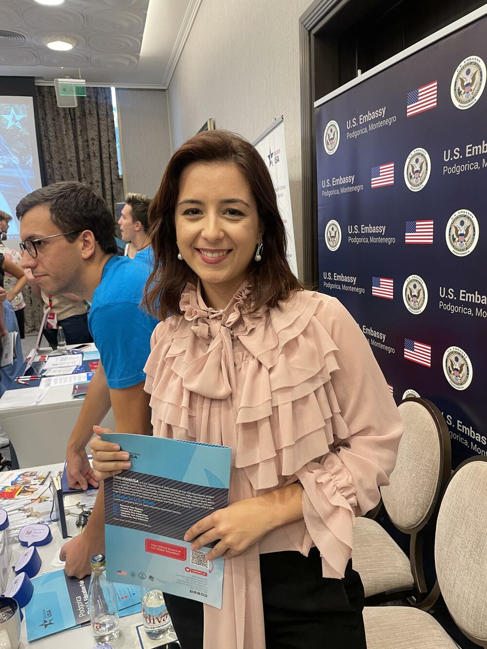 <p>Na štandovima osam američkih univerziteta, ali i organizatora programa razmjene bila je velika gužva</p>