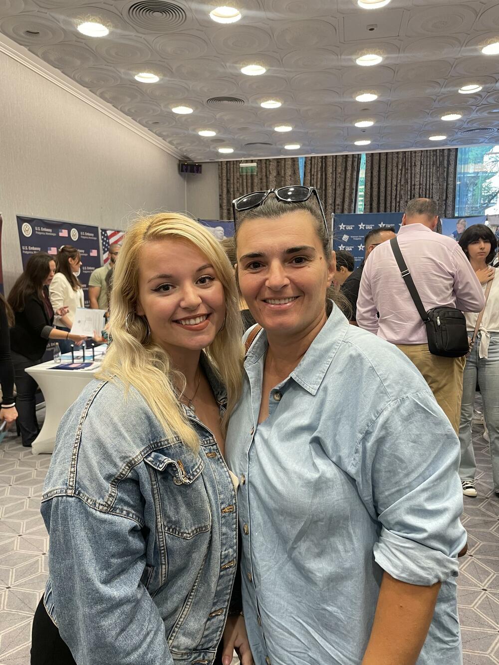 <p>Na štandovima osam američkih univerziteta, ali i organizatora programa razmjene bila je velika gužva</p>