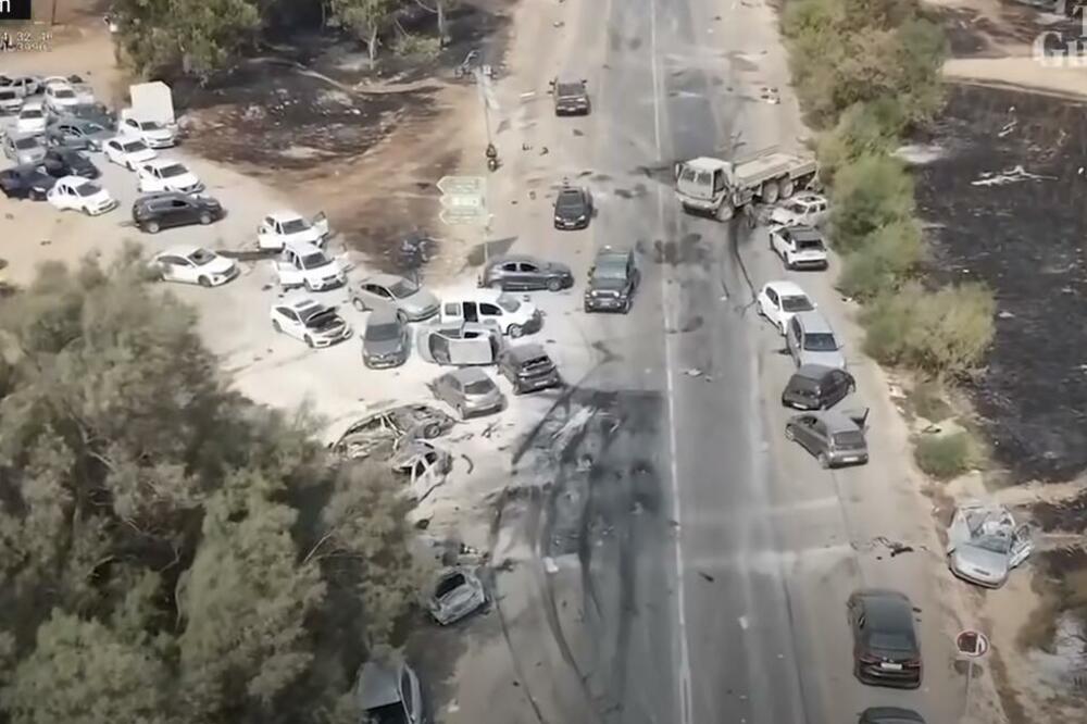 Uništeni automobili u blizini mjesta održavanja muzičkog festivala, Foto: Printscreen/YouTube