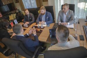 Bečić: Crnoj Gori potrebna evropska vlada