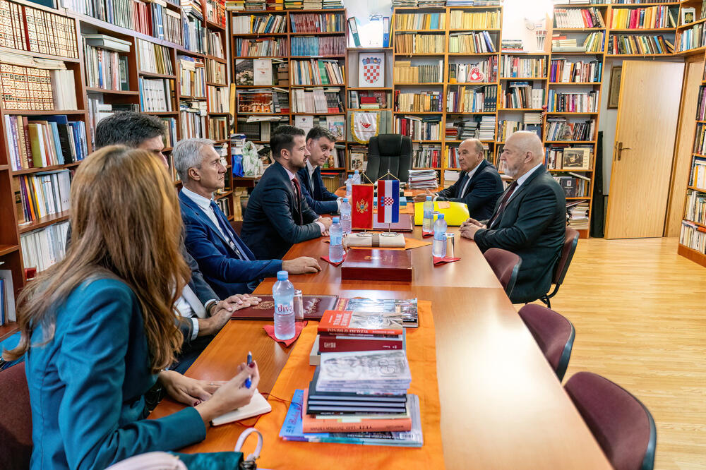 Milatović na sastanku sa predstavnicima Hrvatskog nacionalnog vijeća Crne Gore, Foto: Služba za informisanje predsjednika Crne Gore